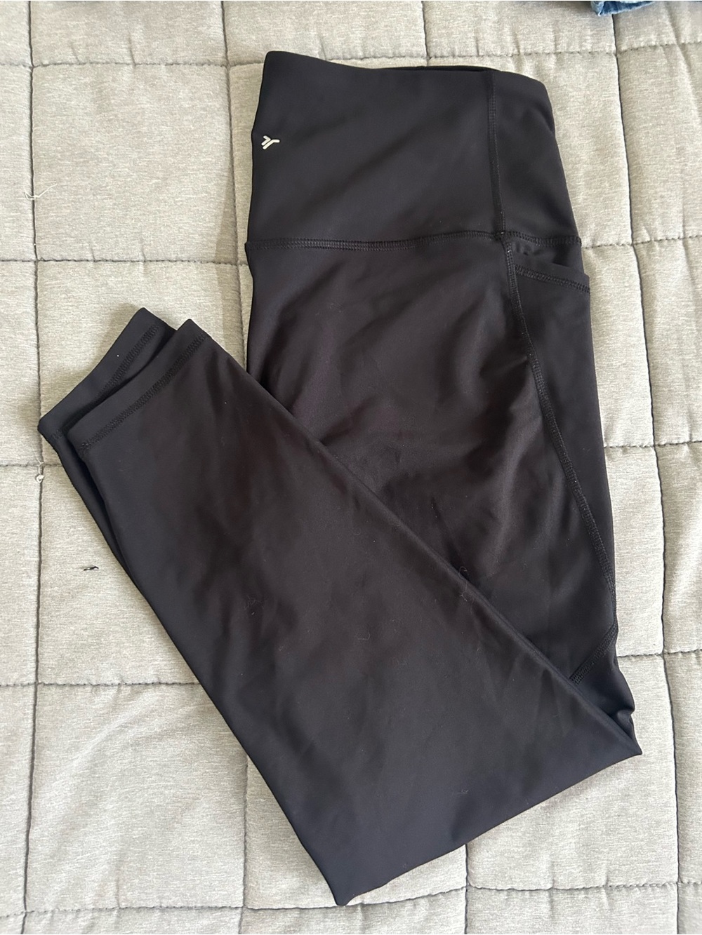 Old Navy Black High-Waist Performance Leggings capris